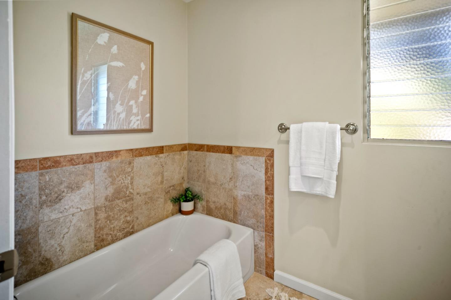 Detail Gallery Image 22 of 53 For 125 Del Mesa Carmel, Carmel,  CA 93923 - 1 Beds | 1 Baths