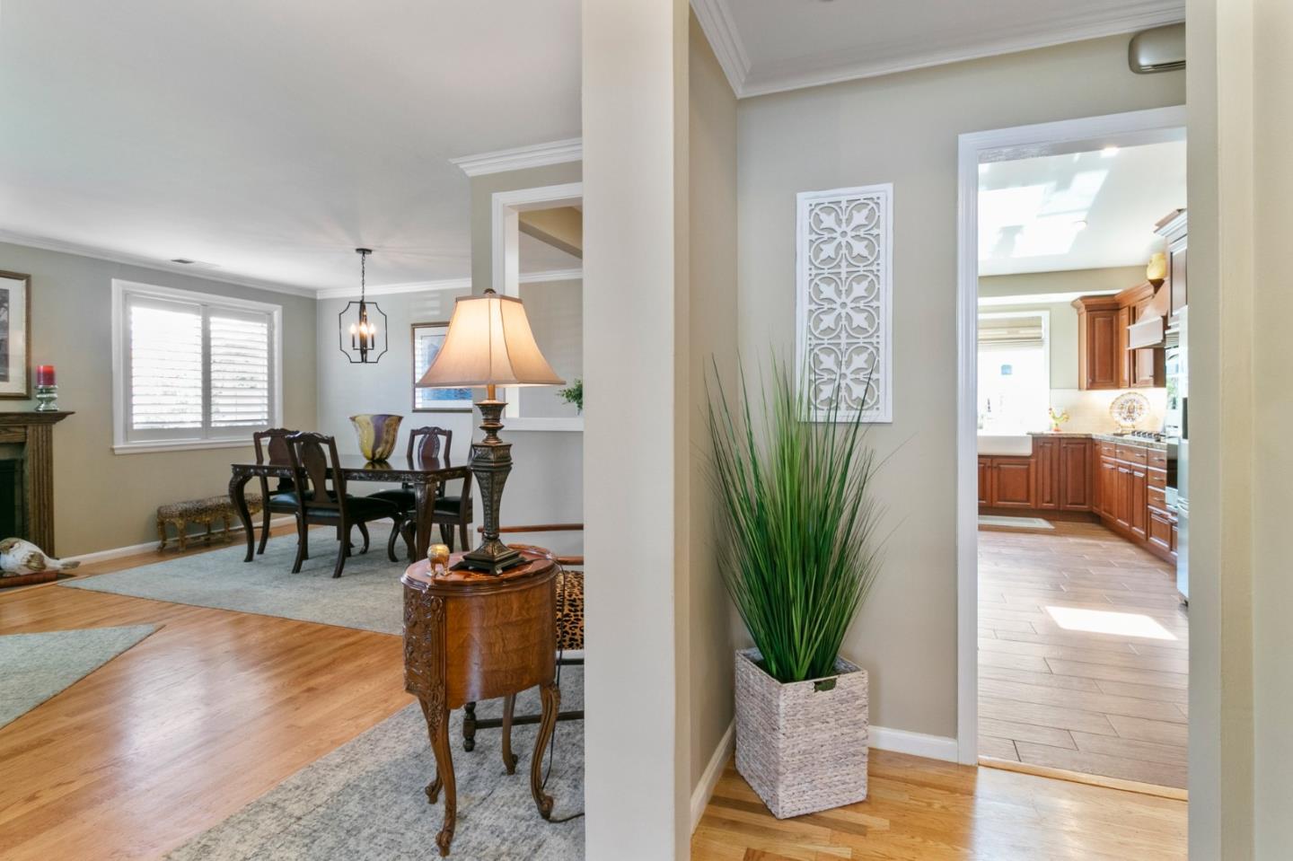 Detail Gallery Image 14 of 65 For 141 Knoll Cir, South San Francisco,  CA 94080 - 3 Beds | 2 Baths