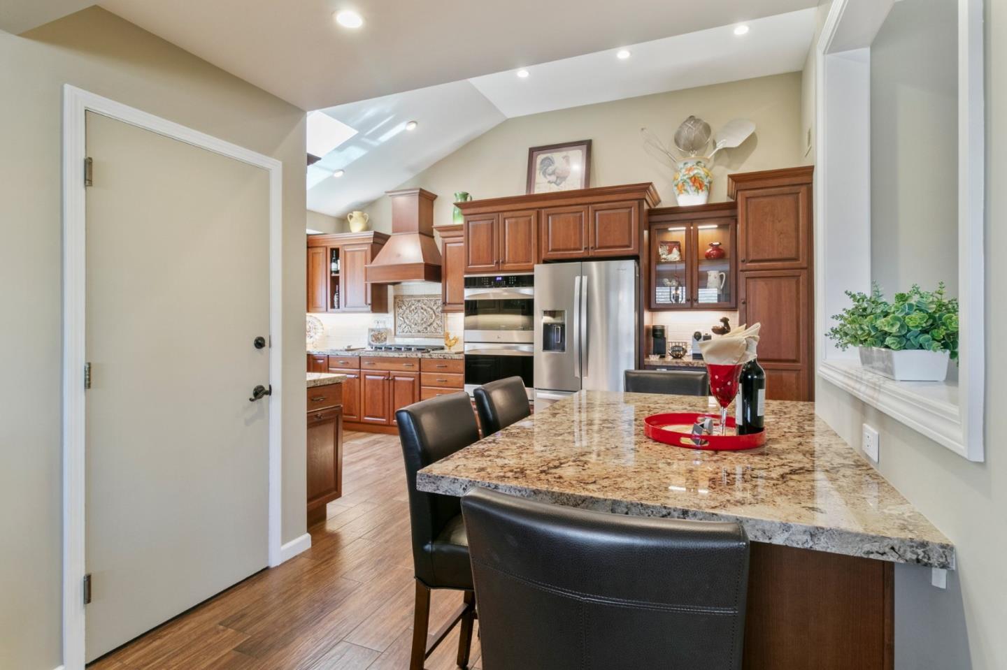 Detail Gallery Image 19 of 65 For 141 Knoll Cir, South San Francisco,  CA 94080 - 3 Beds | 2 Baths