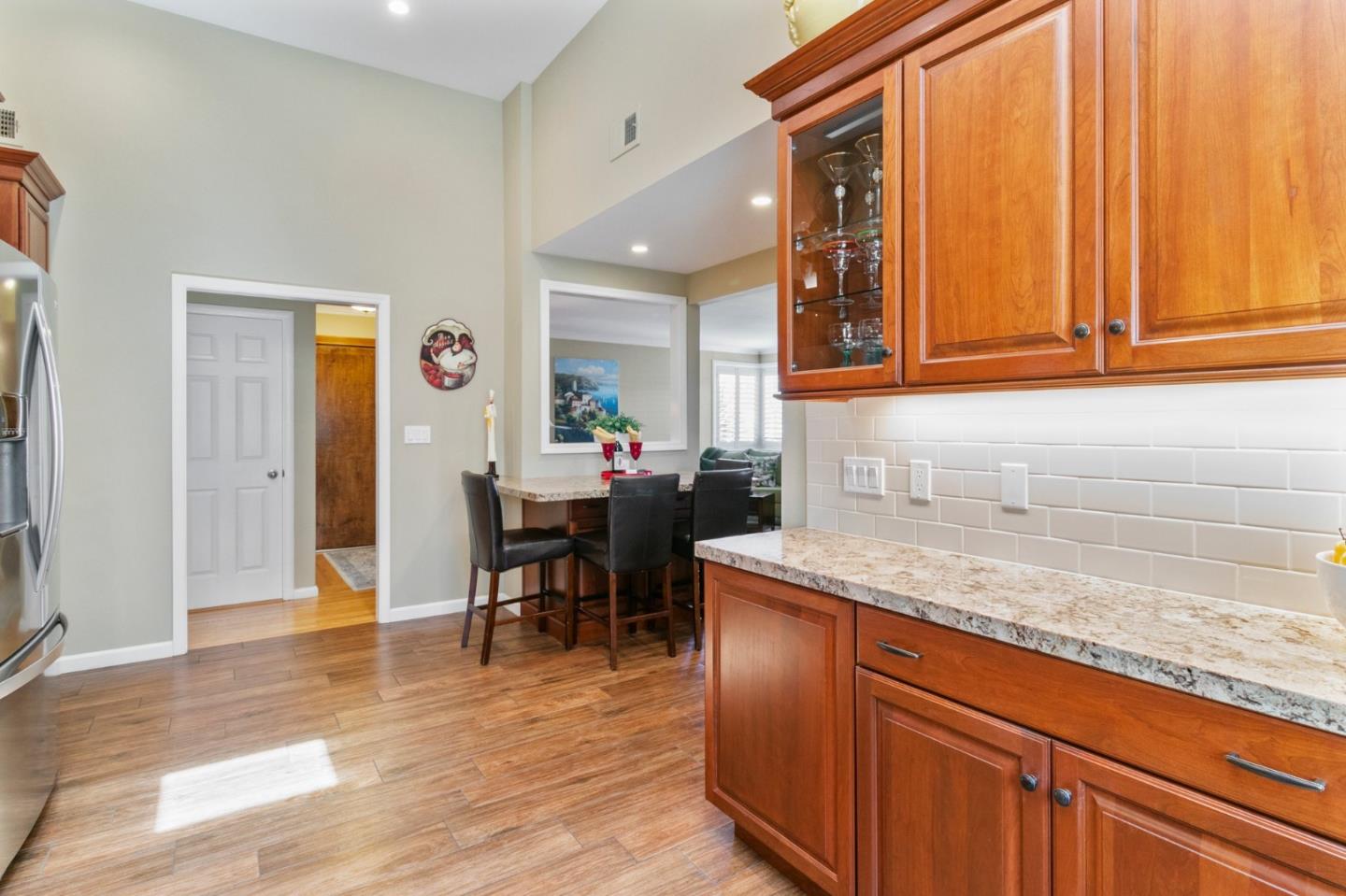 Detail Gallery Image 22 of 65 For 141 Knoll Cir, South San Francisco,  CA 94080 - 3 Beds | 2 Baths