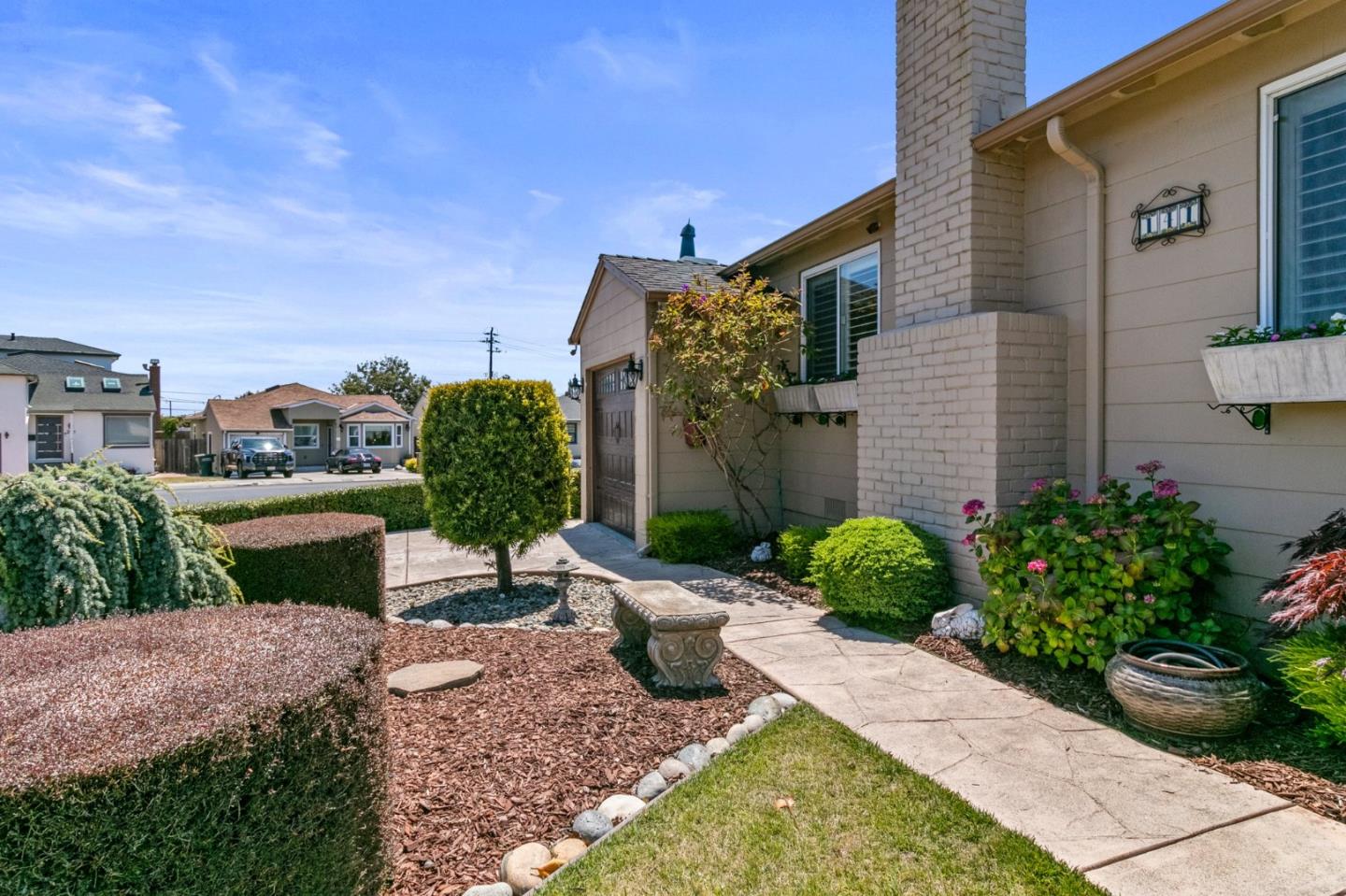 Detail Gallery Image 5 of 65 For 141 Knoll Cir, South San Francisco,  CA 94080 - 3 Beds | 2 Baths