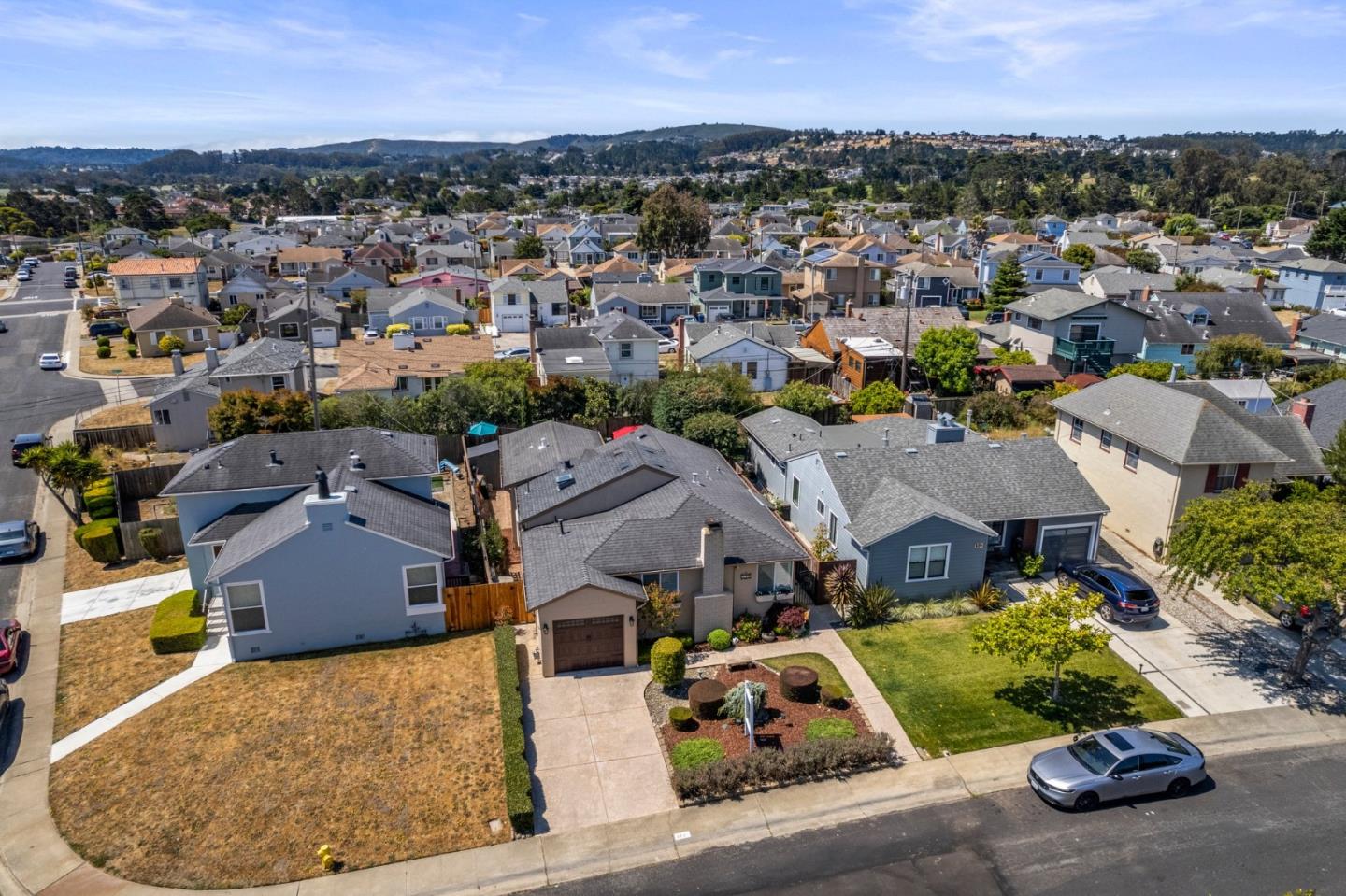 Detail Gallery Image 53 of 65 For 141 Knoll Cir, South San Francisco,  CA 94080 - 3 Beds | 2 Baths