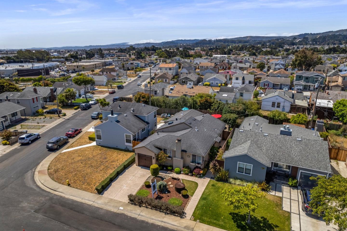 Detail Gallery Image 55 of 65 For 141 Knoll Cir, South San Francisco,  CA 94080 - 3 Beds | 2 Baths