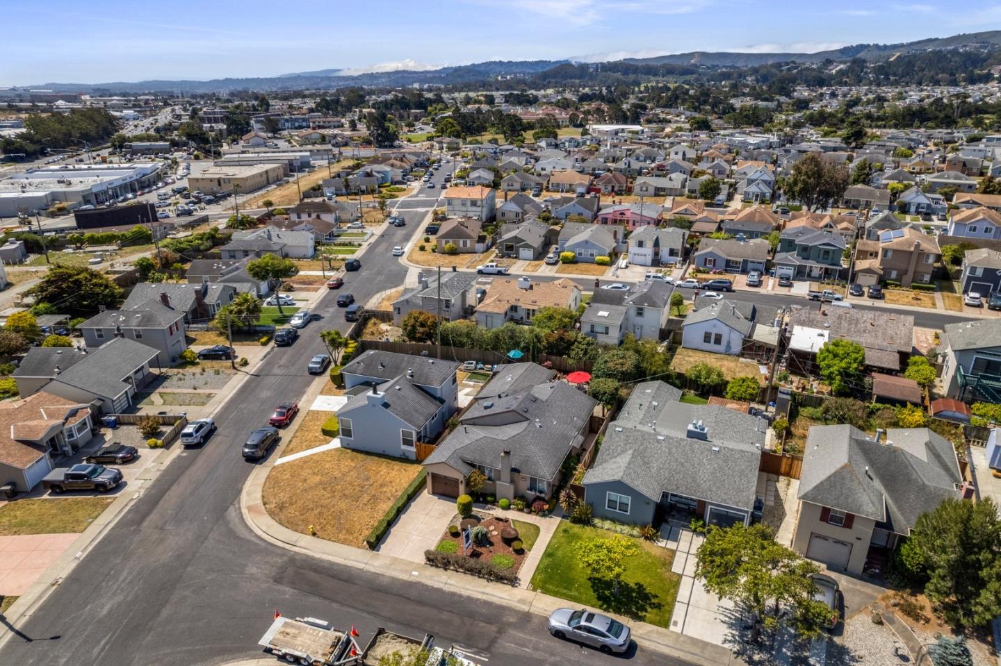 Detail Gallery Image 56 of 65 For 141 Knoll Cir, South San Francisco,  CA 94080 - 3 Beds | 2 Baths