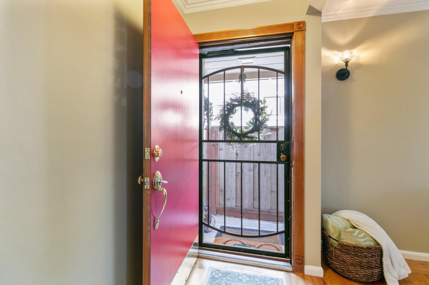 Detail Gallery Image 9 of 65 For 141 Knoll Cir, South San Francisco,  CA 94080 - 3 Beds | 2 Baths