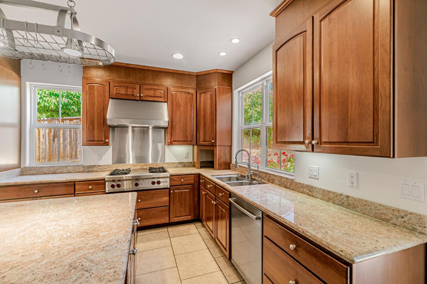 Detail Gallery Image 16 of 62 For 228 N Navarra Dr, Scotts Valley,  CA 95066 - 4 Beds | 3 Baths