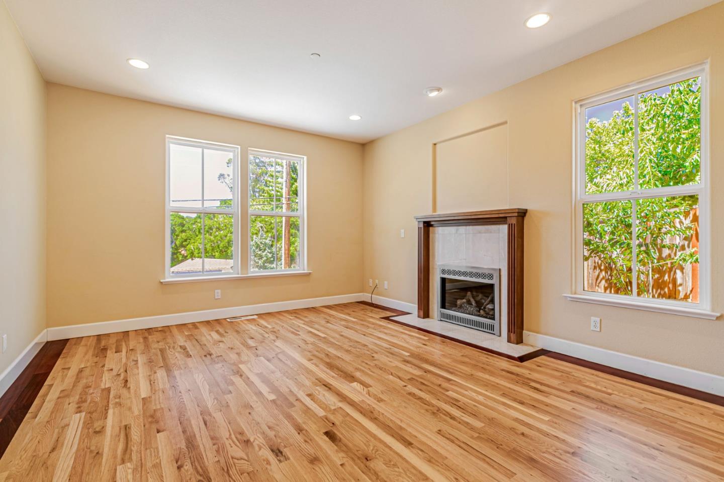 Detail Gallery Image 8 of 62 For 228 N Navarra Dr, Scotts Valley,  CA 95066 - 4 Beds | 3 Baths