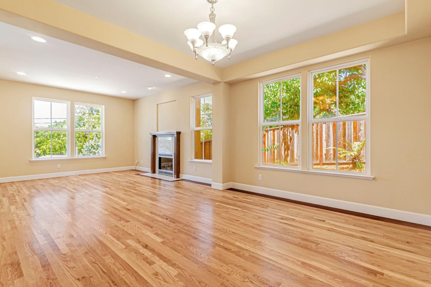 Detail Gallery Image 9 of 62 For 228 N Navarra Dr, Scotts Valley,  CA 95066 - 4 Beds | 3 Baths