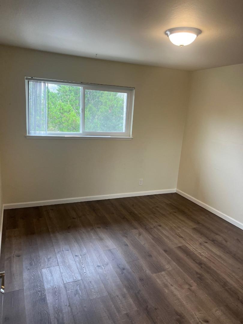 Detail Gallery Image 10 of 11 For 1580 Higgins Way #6,  Pacifica,  CA 94044 - 1 Beds | 1 Baths