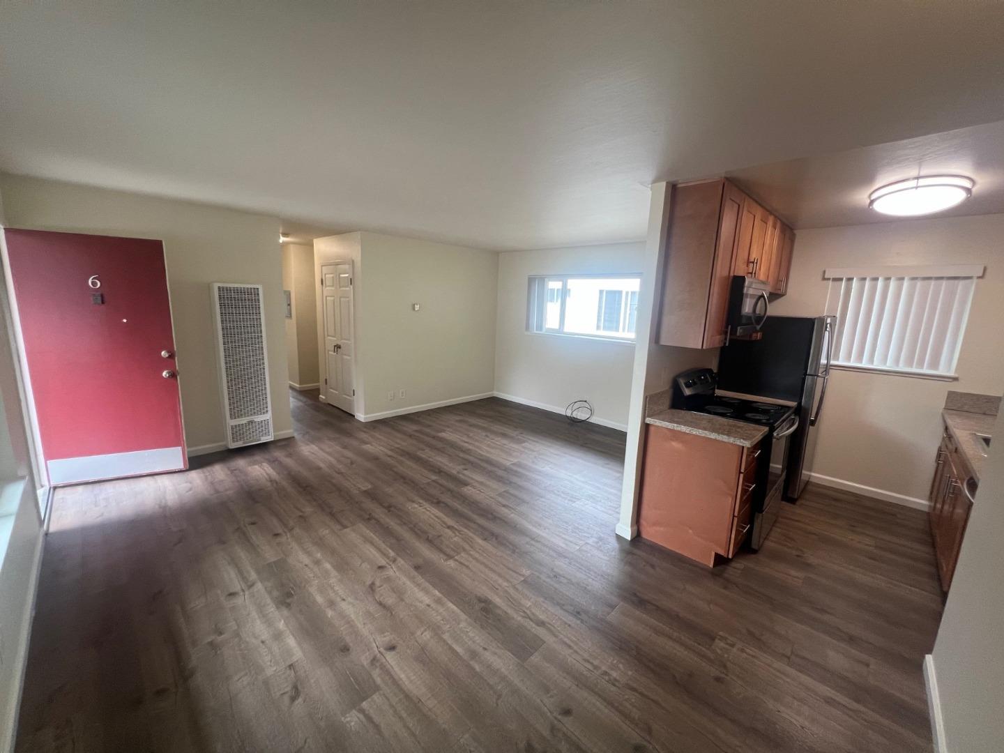 Detail Gallery Image 4 of 11 For 1580 Higgins Way #6,  Pacifica,  CA 94044 - 1 Beds | 1 Baths