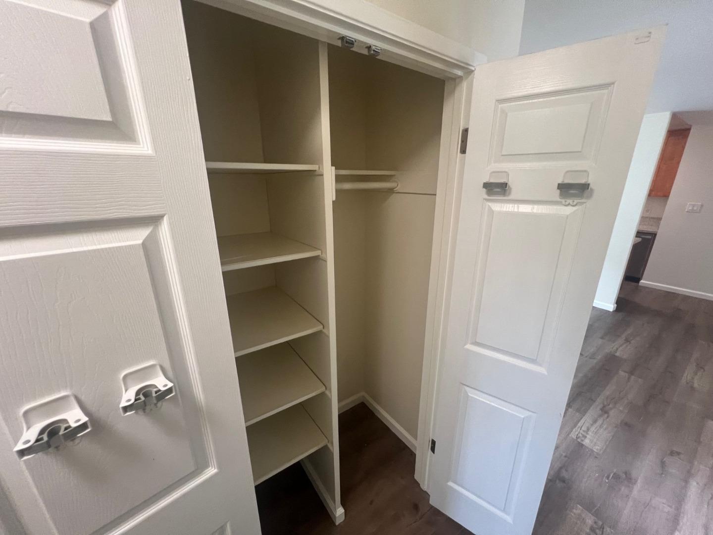Detail Gallery Image 7 of 11 For 1580 Higgins Way #6,  Pacifica,  CA 94044 - 1 Beds | 1 Baths