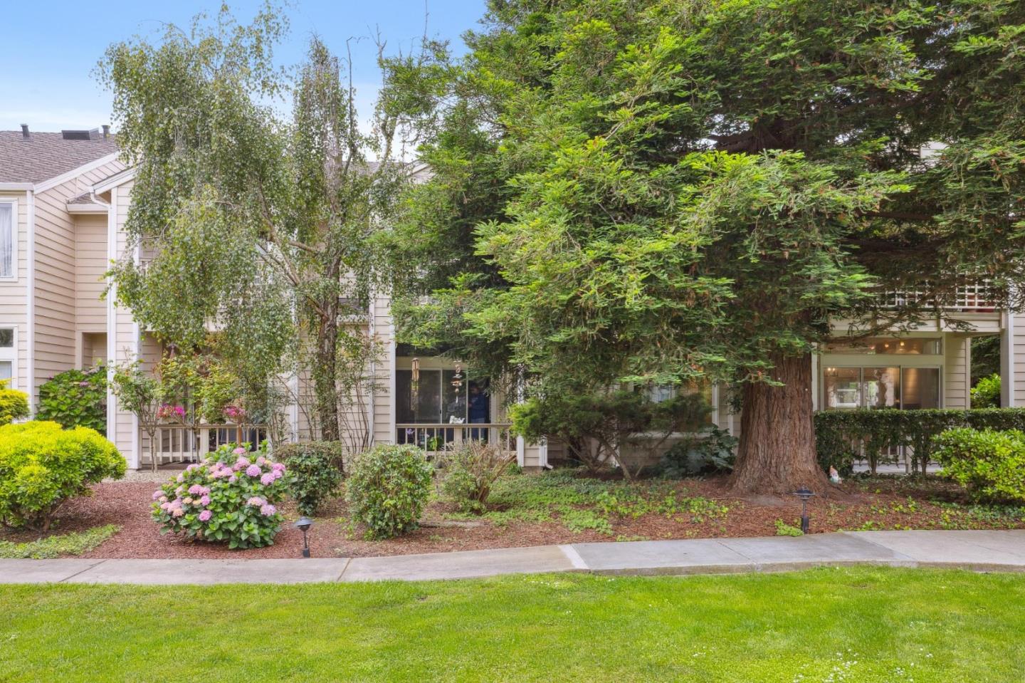 Detail Gallery Image 3 of 33 For 240 Amesport Lndg, Half Moon Bay,  CA 94019 - 2 Beds | 2 Baths