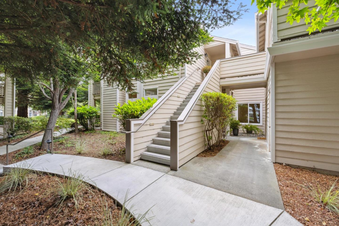 Detail Gallery Image 4 of 33 For 240 Amesport Lndg, Half Moon Bay,  CA 94019 - 2 Beds | 2 Baths