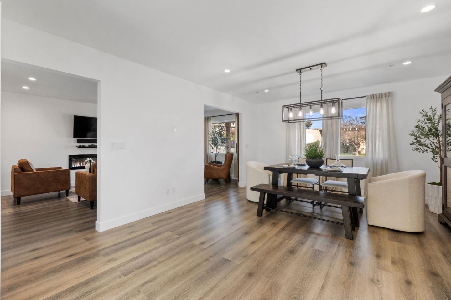 Detail Gallery Image 10 of 45 For 19087 Mayberry Dr, Castro Valley,  CA 94546 - 3 Beds | 2 Baths