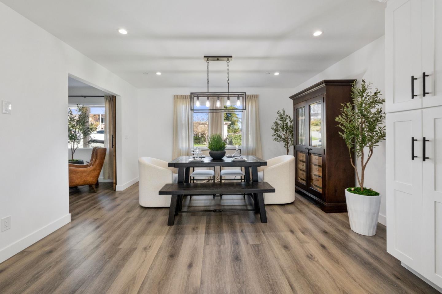 Detail Gallery Image 11 of 45 For 19087 Mayberry Dr, Castro Valley,  CA 94546 - 3 Beds | 2 Baths