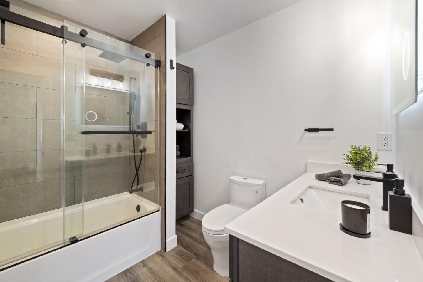 Detail Gallery Image 15 of 45 For 19087 Mayberry Dr, Castro Valley,  CA 94546 - 3 Beds | 2 Baths