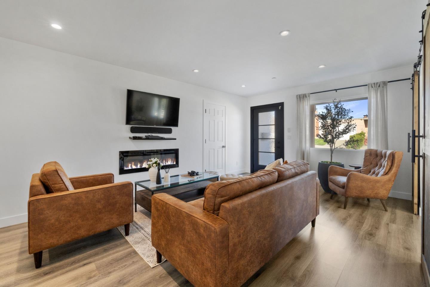 Detail Gallery Image 16 of 45 For 19087 Mayberry Dr, Castro Valley,  CA 94546 - 3 Beds | 2 Baths
