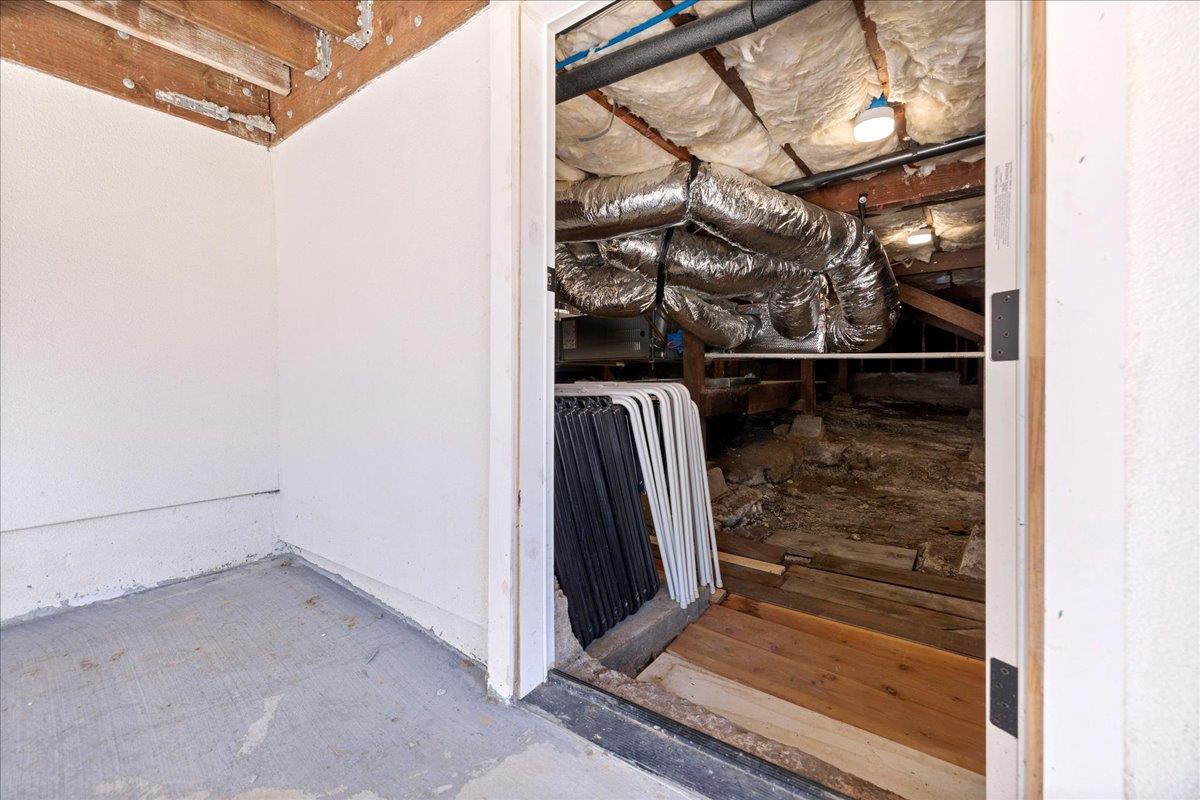 Detail Gallery Image 34 of 45 For 19087 Mayberry Dr, Castro Valley,  CA 94546 - 3 Beds | 2 Baths