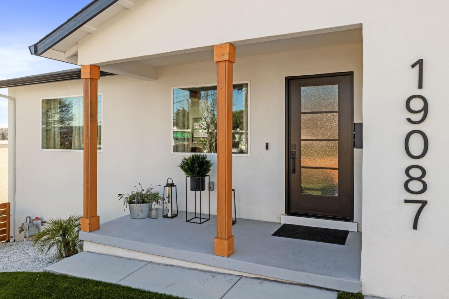 Detail Gallery Image 4 of 45 For 19087 Mayberry Dr, Castro Valley,  CA 94546 - 3 Beds | 2 Baths