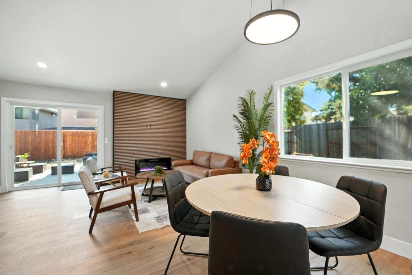 Detail Gallery Image 10 of 46 For 1190 Rio Norte Way, Sacramento,  CA 95834 - 2 Beds | 2 Baths