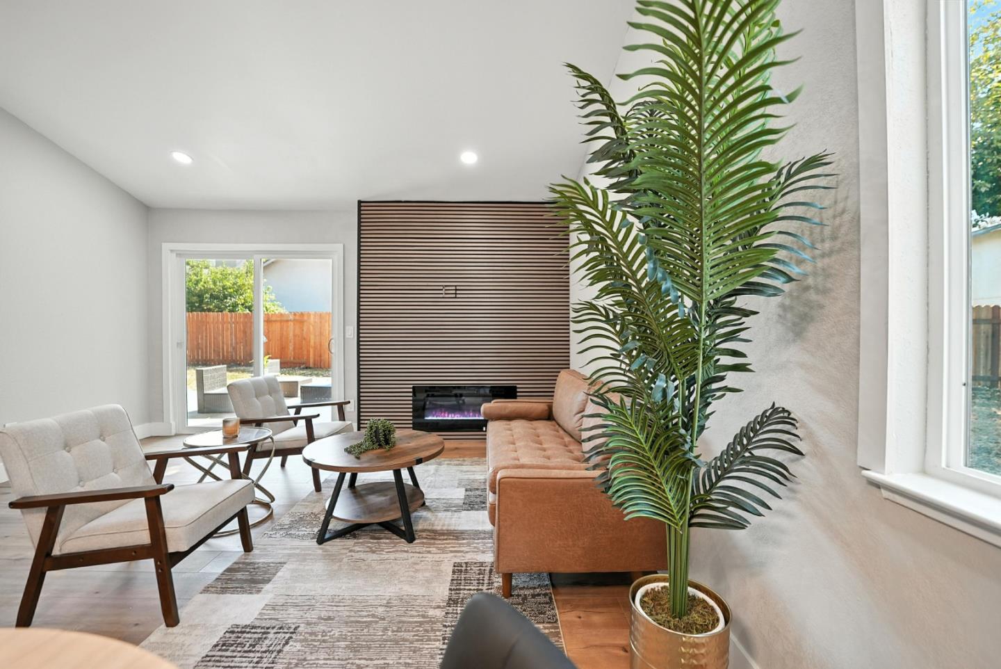 Detail Gallery Image 12 of 46 For 1190 Rio Norte Way, Sacramento,  CA 95834 - 2 Beds | 2 Baths