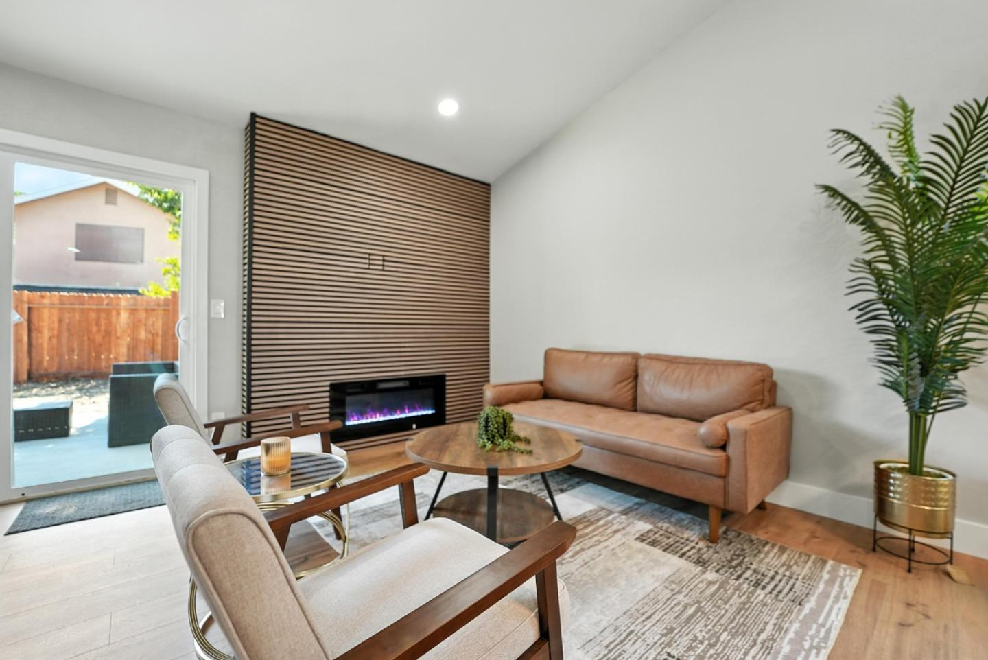 Detail Gallery Image 13 of 46 For 1190 Rio Norte Way, Sacramento,  CA 95834 - 2 Beds | 2 Baths