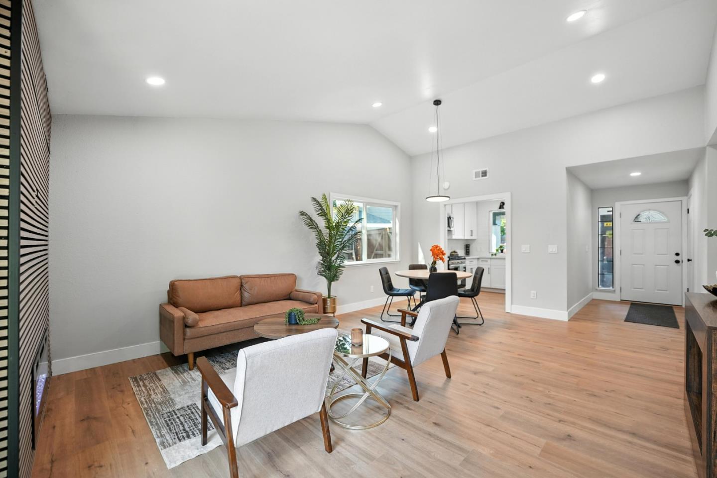 Detail Gallery Image 15 of 46 For 1190 Rio Norte Way, Sacramento,  CA 95834 - 2 Beds | 2 Baths
