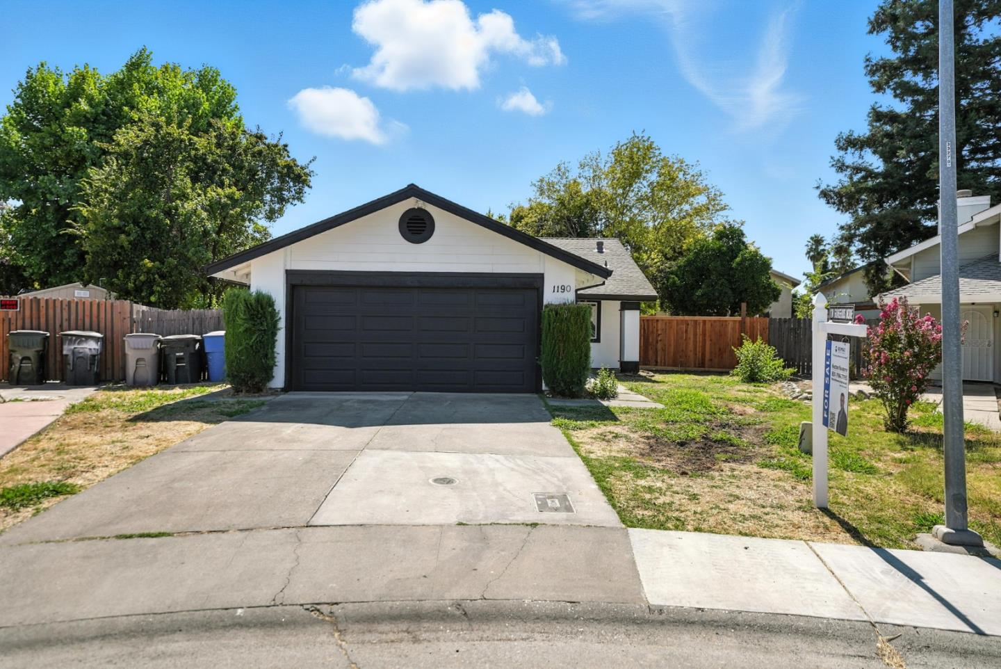 Detail Gallery Image 2 of 46 For 1190 Rio Norte Way, Sacramento,  CA 95834 - 2 Beds | 2 Baths
