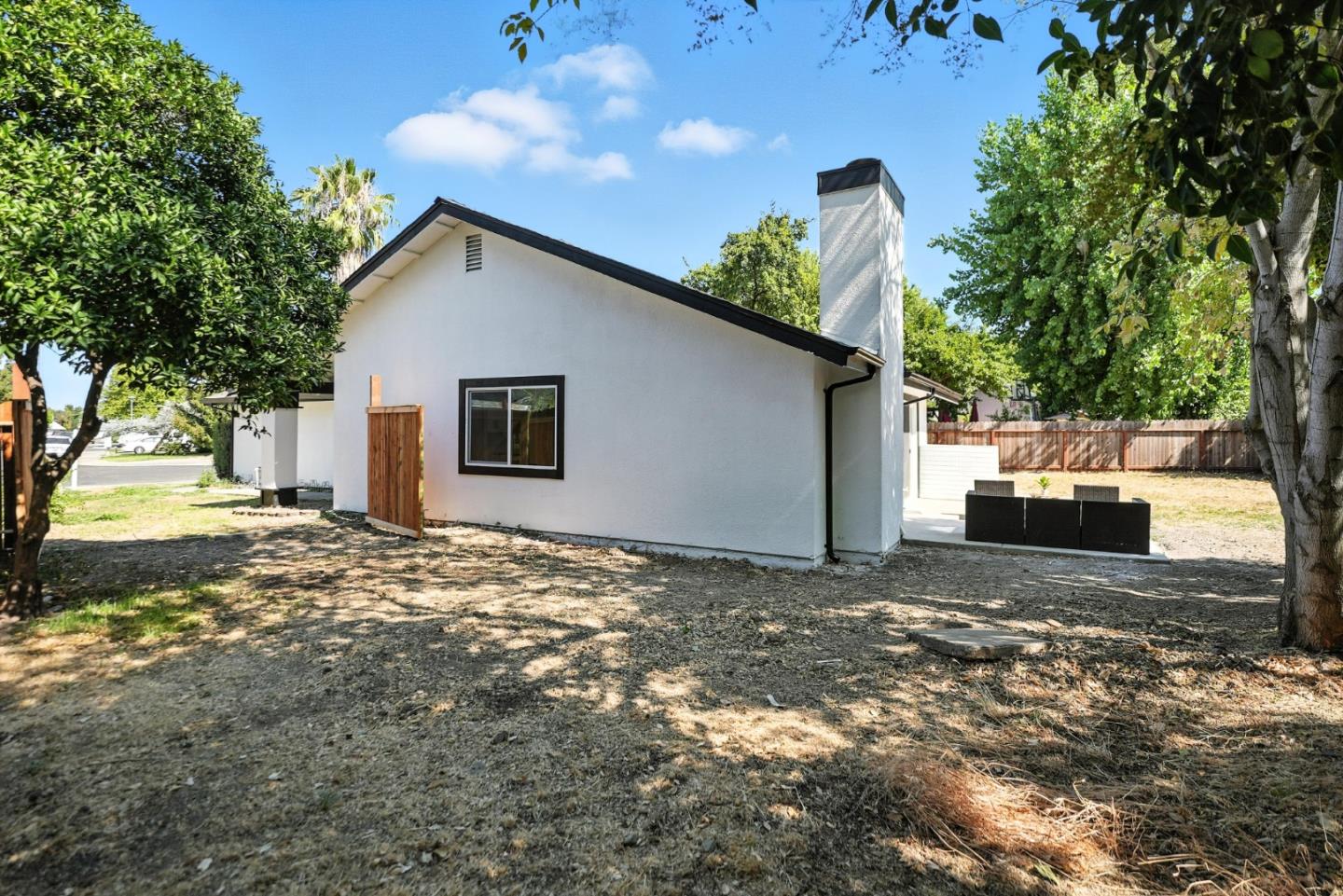 Detail Gallery Image 30 of 46 For 1190 Rio Norte Way, Sacramento,  CA 95834 - 2 Beds | 2 Baths