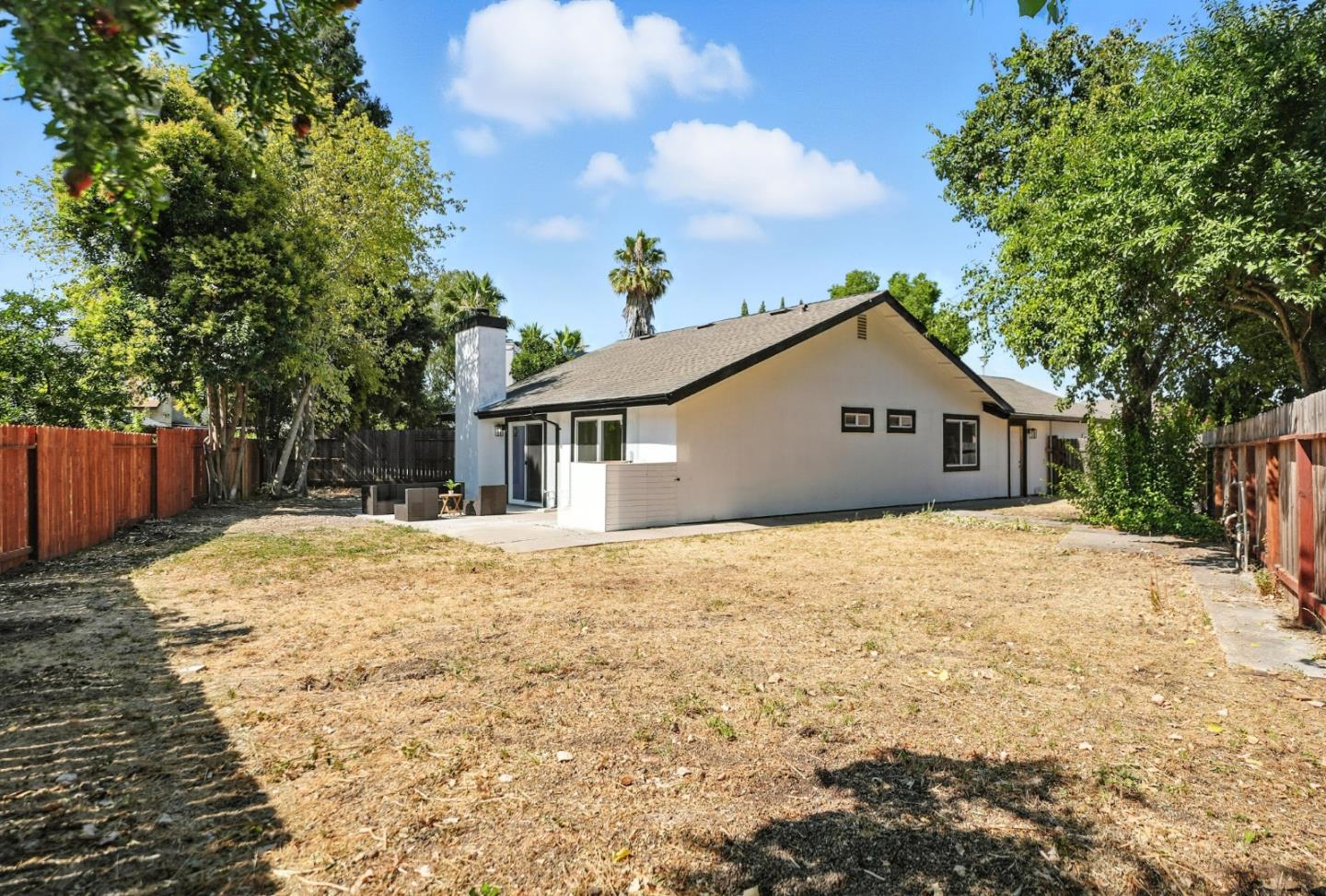 Detail Gallery Image 32 of 46 For 1190 Rio Norte Way, Sacramento,  CA 95834 - 2 Beds | 2 Baths