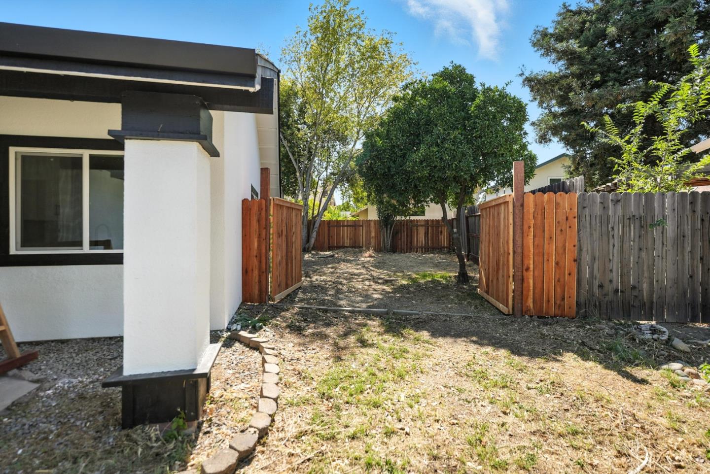 Detail Gallery Image 6 of 46 For 1190 Rio Norte Way, Sacramento,  CA 95834 - 2 Beds | 2 Baths