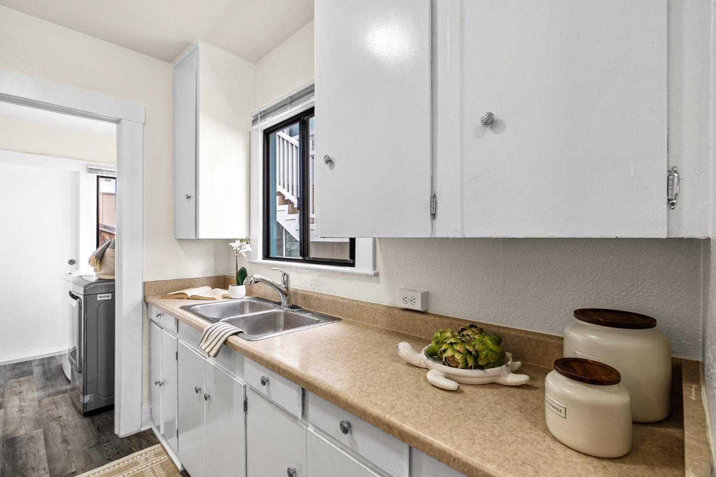 Detail Gallery Image 11 of 29 For 106 Forest Ave, Pacific Grove,  CA 93950 - 2 Beds | 1 Baths