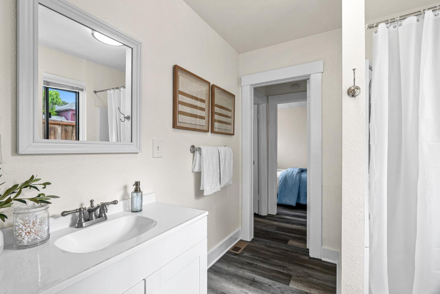 Detail Gallery Image 15 of 29 For 106 Forest Ave, Pacific Grove,  CA 93950 - 2 Beds | 1 Baths