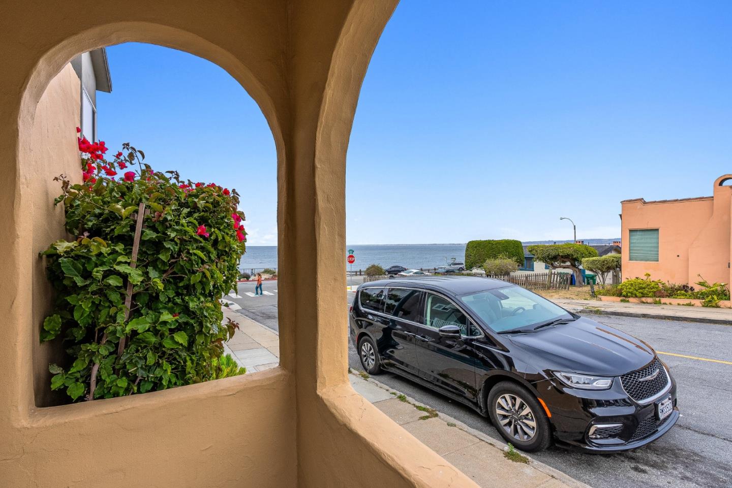 Detail Gallery Image 3 of 29 For 106 Forest Ave, Pacific Grove,  CA 93950 - 2 Beds | 1 Baths