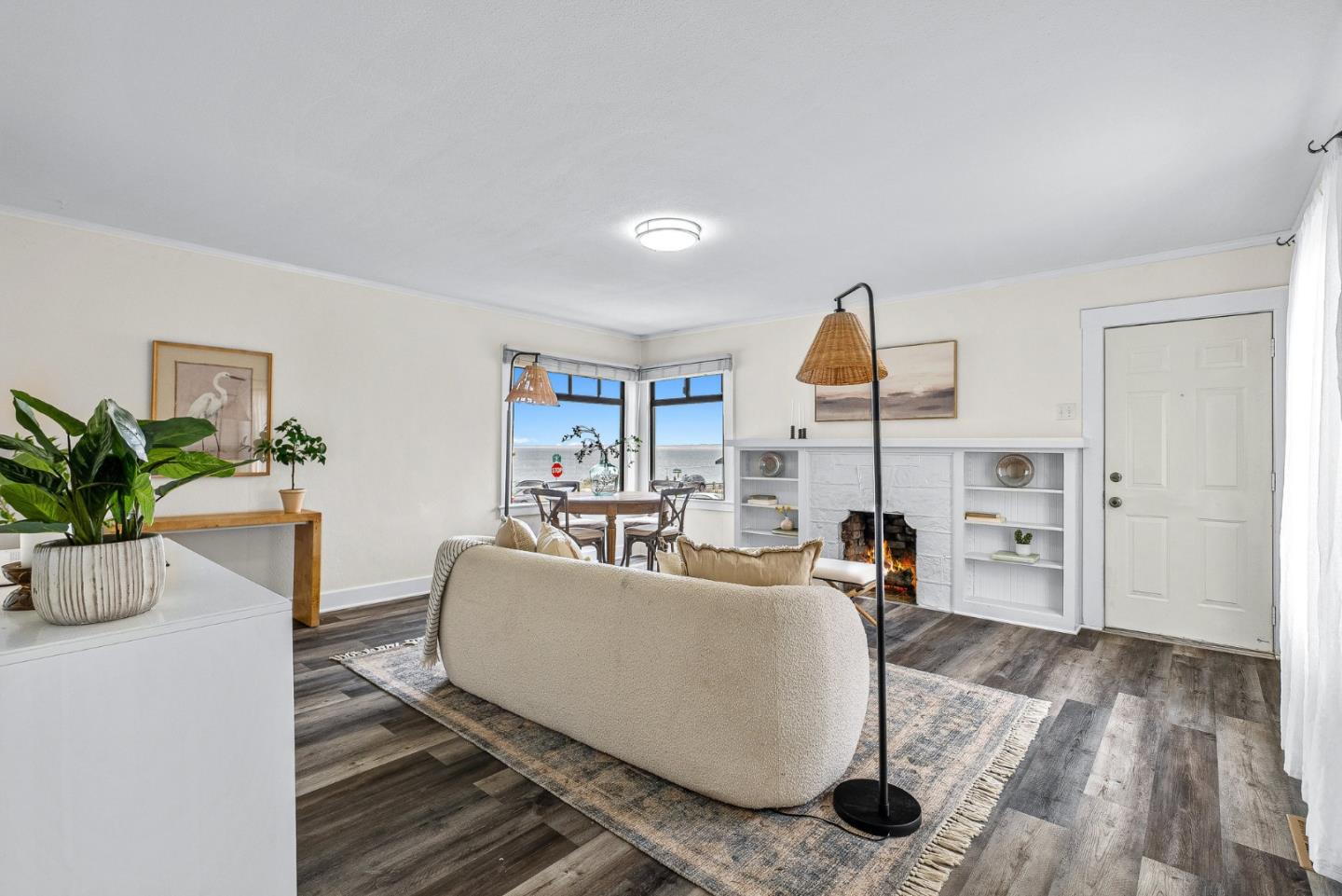 Detail Gallery Image 4 of 29 For 106 Forest Ave, Pacific Grove,  CA 93950 - 2 Beds | 1 Baths