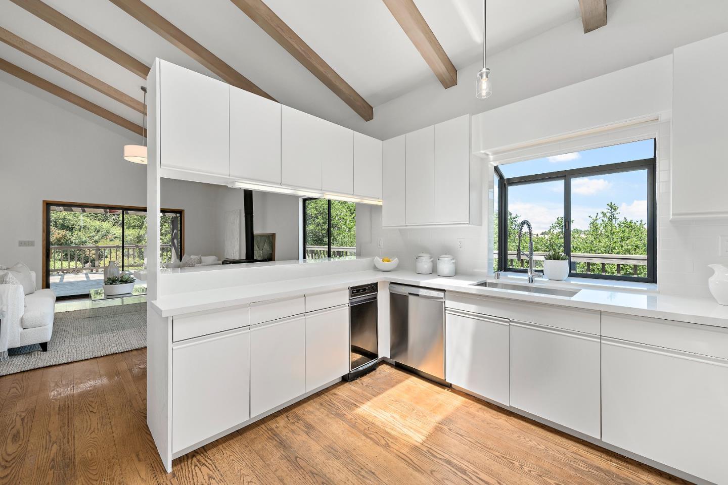 Detail Gallery Image 14 of 40 For 14449 Liddicoat Cir, Los Altos Hills,  CA 94022 - 3 Beds | 2 Baths
