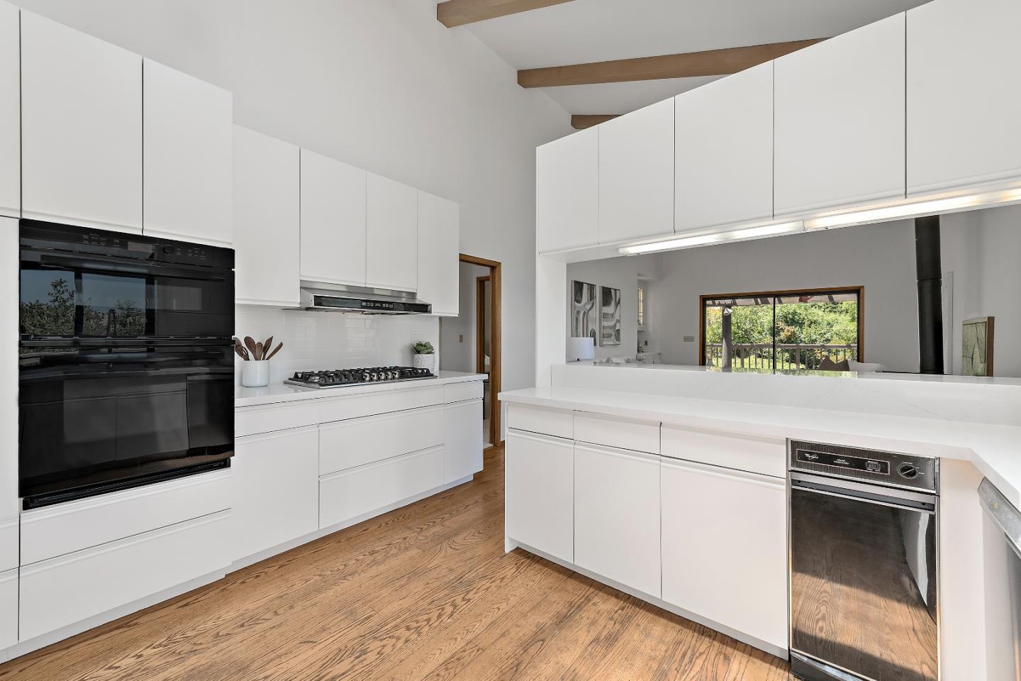 Detail Gallery Image 15 of 40 For 14449 Liddicoat Cir, Los Altos Hills,  CA 94022 - 3 Beds | 2 Baths