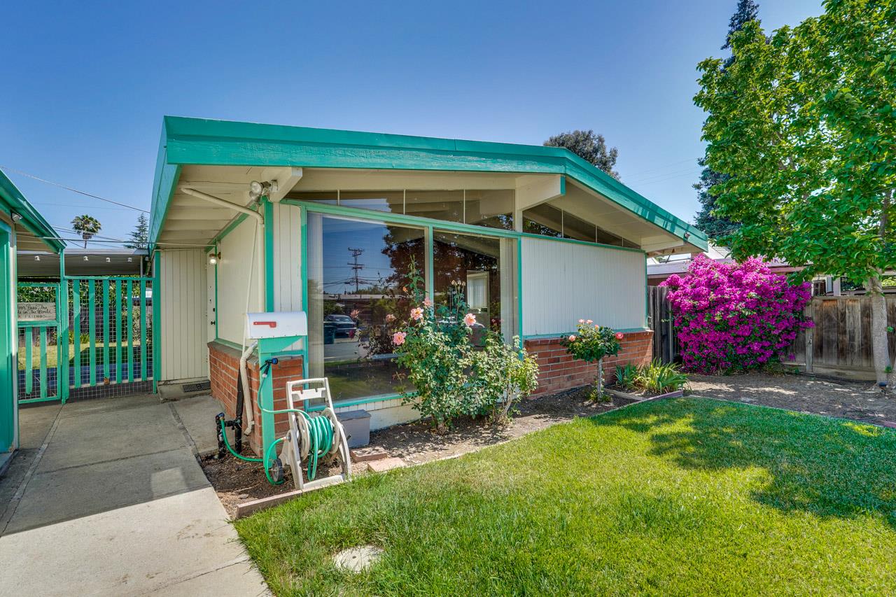 Detail Gallery Image 2 of 25 For 18761 Hanna Dr, Cupertino,  CA 95014 - 3 Beds | 2 Baths