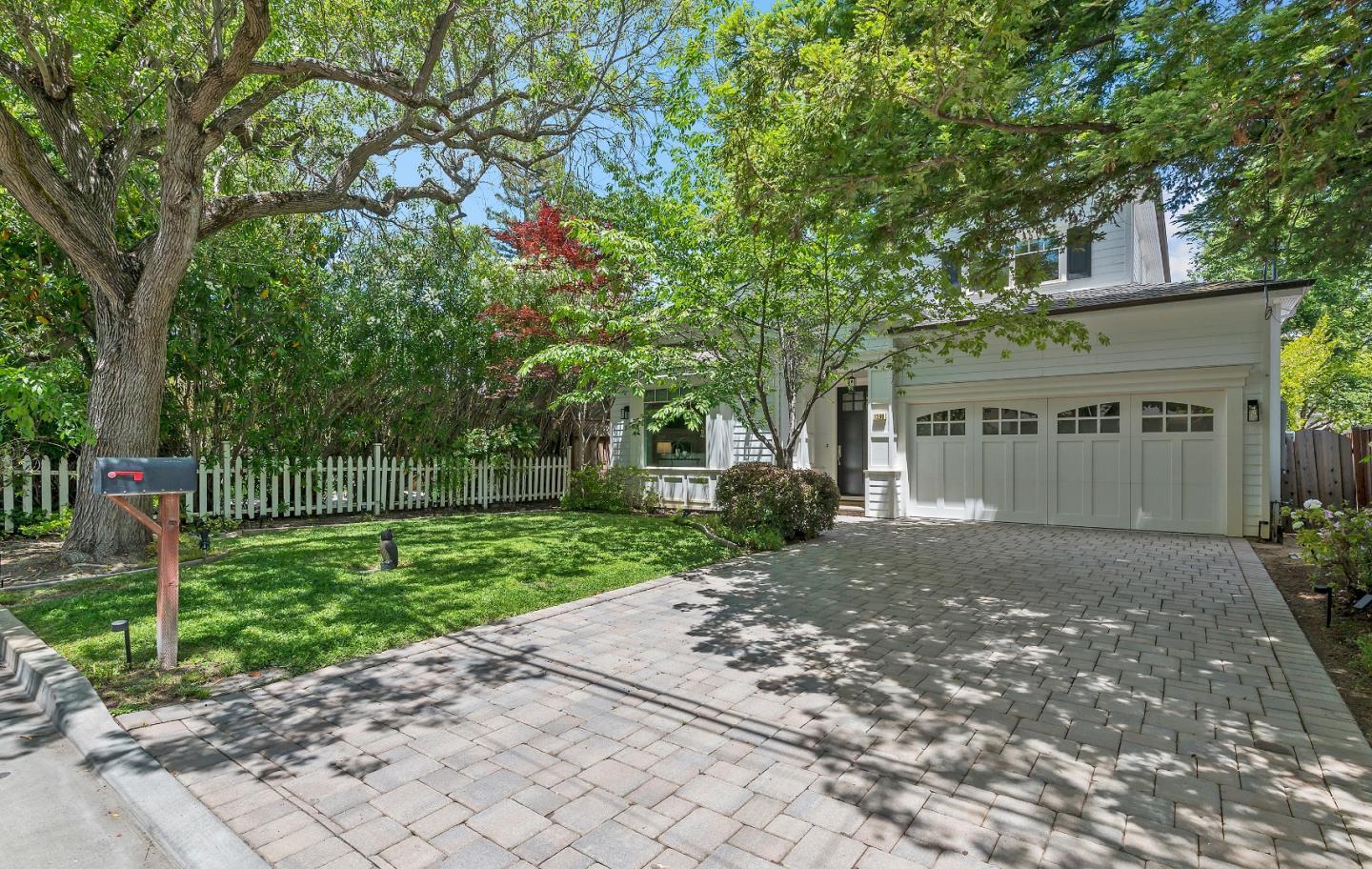Detail Gallery Image 2 of 41 For 1260 Sherman Ave, Menlo Park,  CA 94025 - 4 Beds | 4 Baths