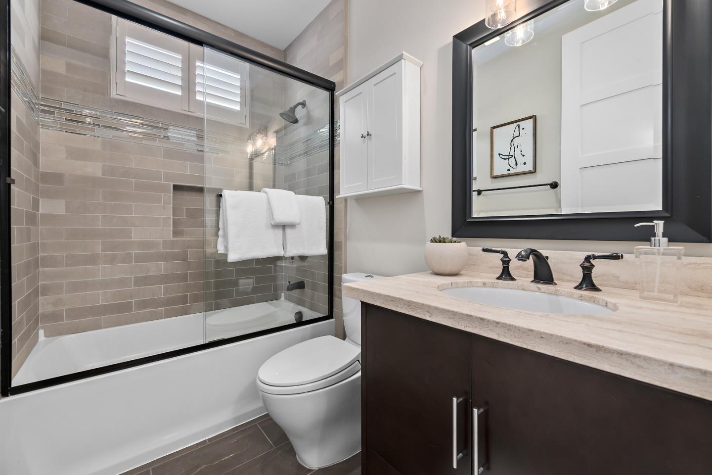 Detail Gallery Image 20 of 41 For 1260 Sherman Ave, Menlo Park,  CA 94025 - 4 Beds | 4 Baths