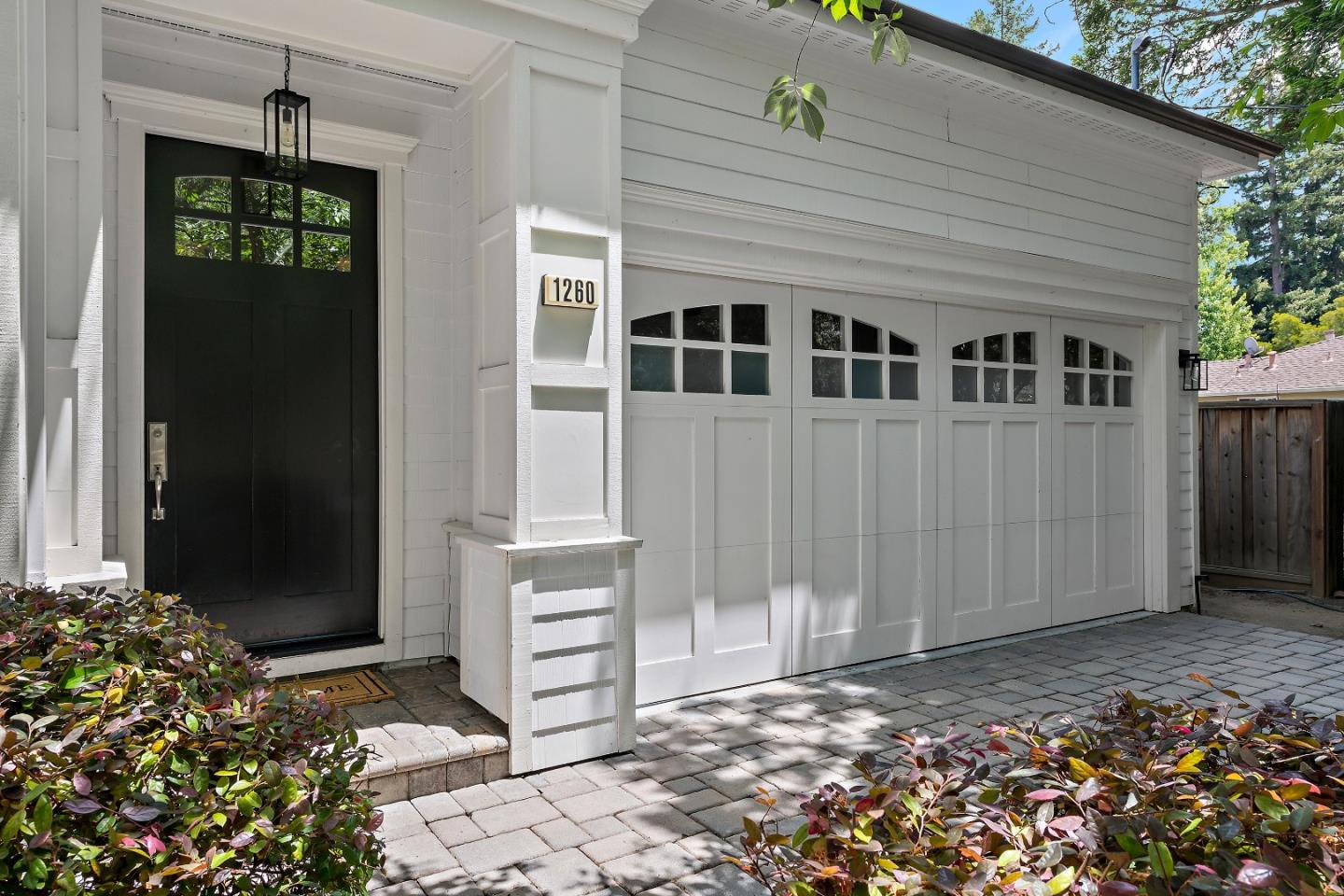 Detail Gallery Image 3 of 41 For 1260 Sherman Ave, Menlo Park,  CA 94025 - 4 Beds | 4 Baths