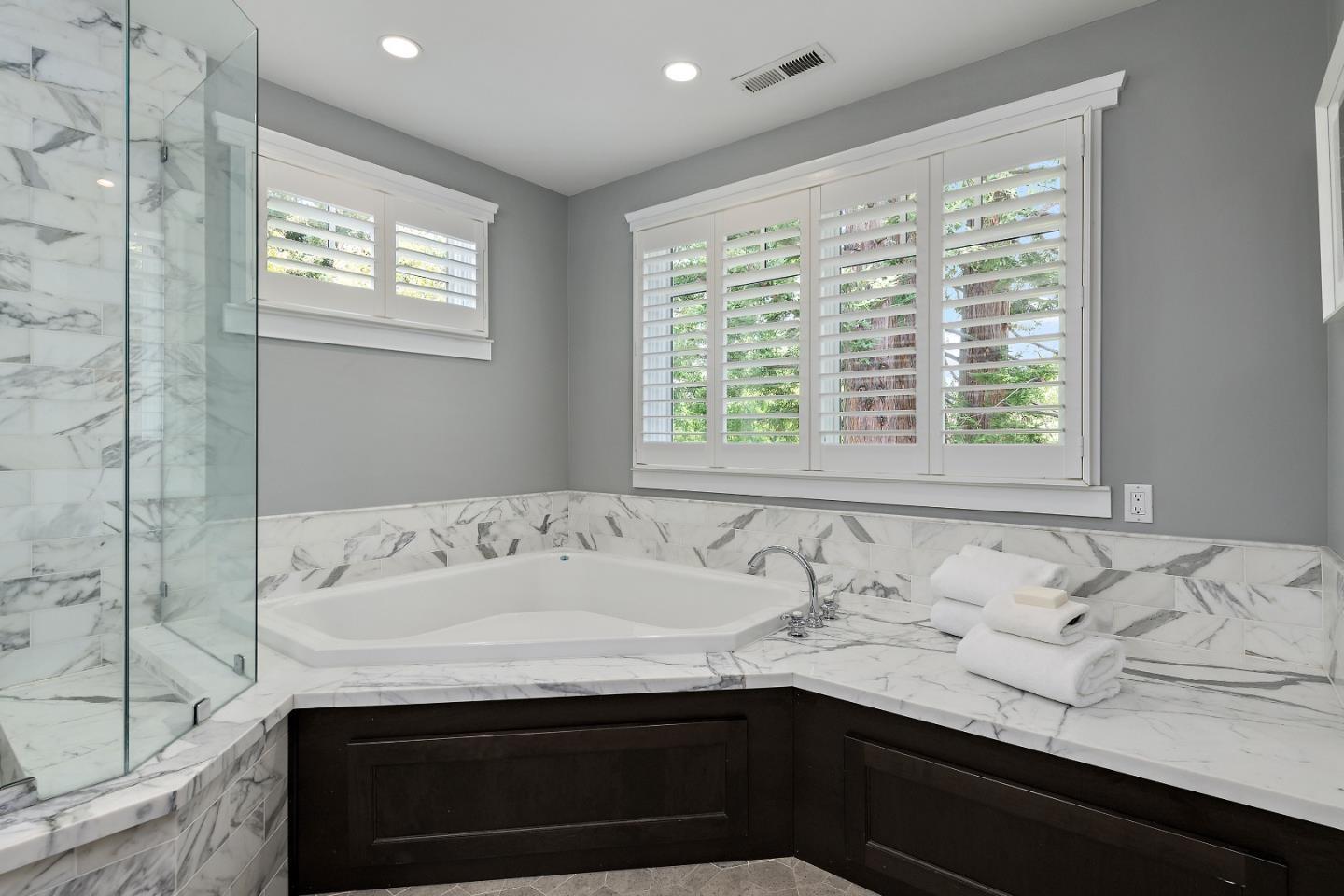 Detail Gallery Image 32 of 41 For 1260 Sherman Ave, Menlo Park,  CA 94025 - 4 Beds | 4 Baths