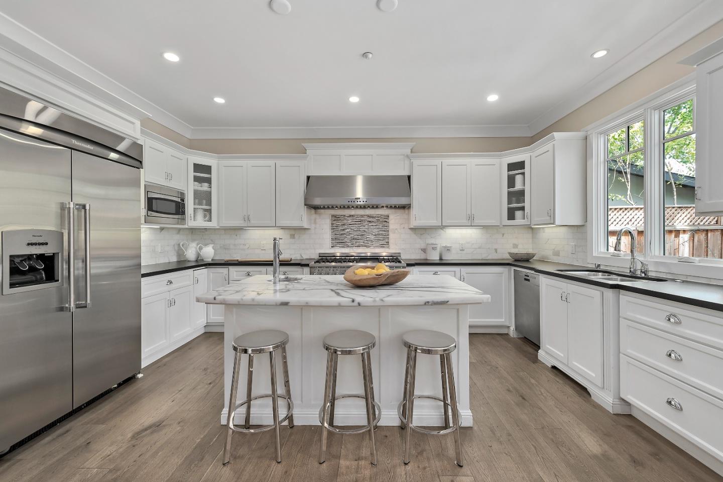Detail Gallery Image 9 of 41 For 1260 Sherman Ave, Menlo Park,  CA 94025 - 4 Beds | 4 Baths