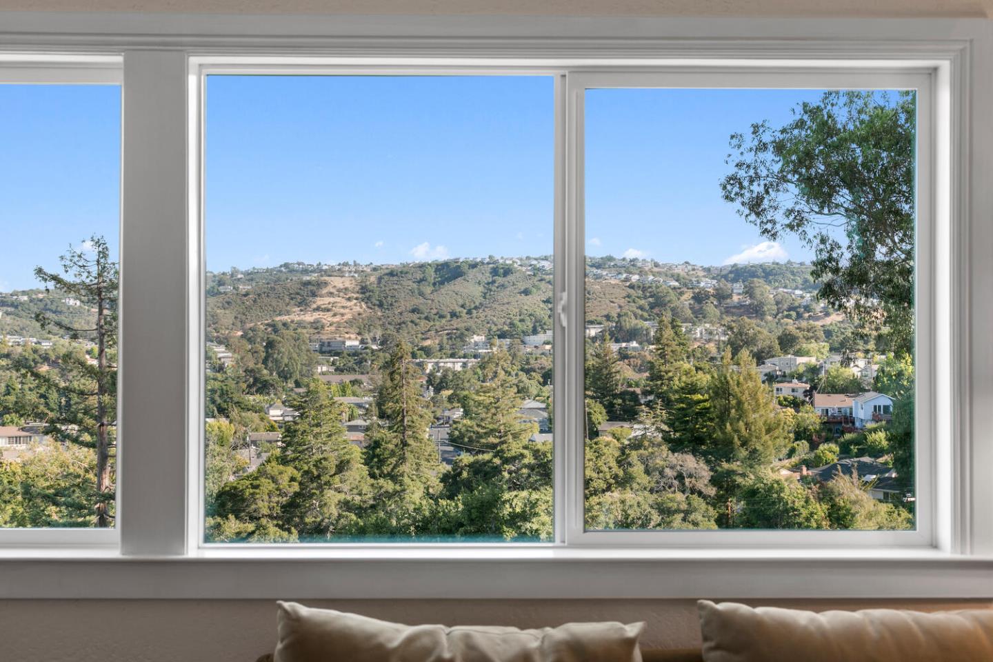 Detail Gallery Image 14 of 47 For 1735 Terrace Dr, Belmont,  CA 94002 - 5 Beds | 4 Baths