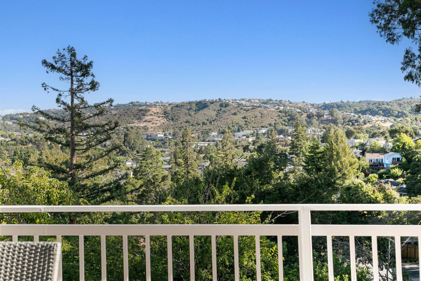 Detail Gallery Image 15 of 47 For 1735 Terrace Dr, Belmont,  CA 94002 - 5 Beds | 4 Baths