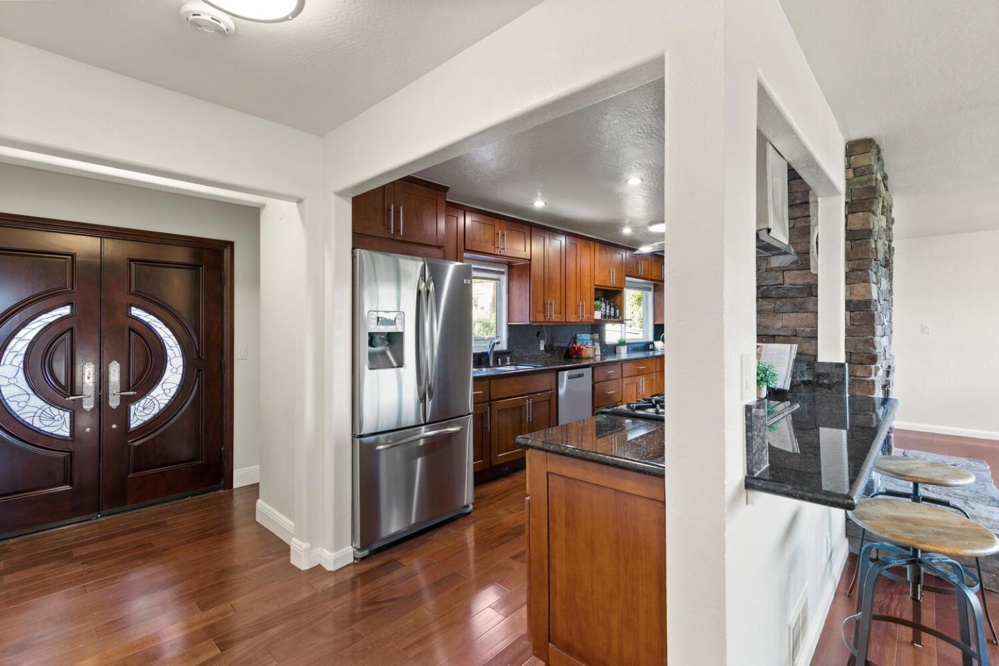 Detail Gallery Image 3 of 47 For 1735 Terrace Dr, Belmont,  CA 94002 - 5 Beds | 4 Baths