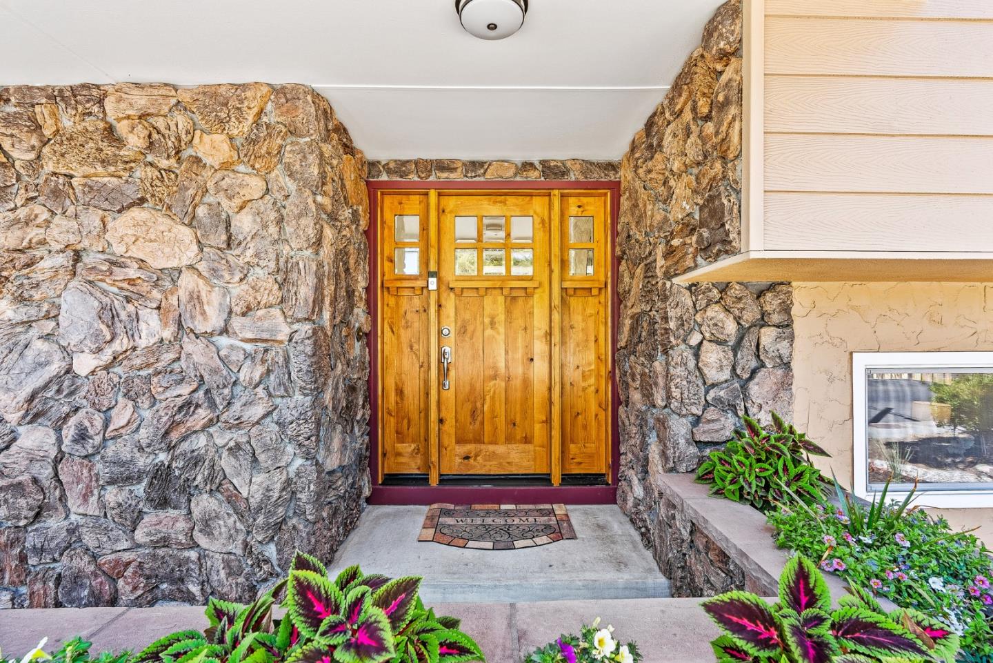 Detail Gallery Image 3 of 50 For 14510 Blossom Hill Rd, Los Gatos,  CA 95032 - 4 Beds | 2/1 Baths