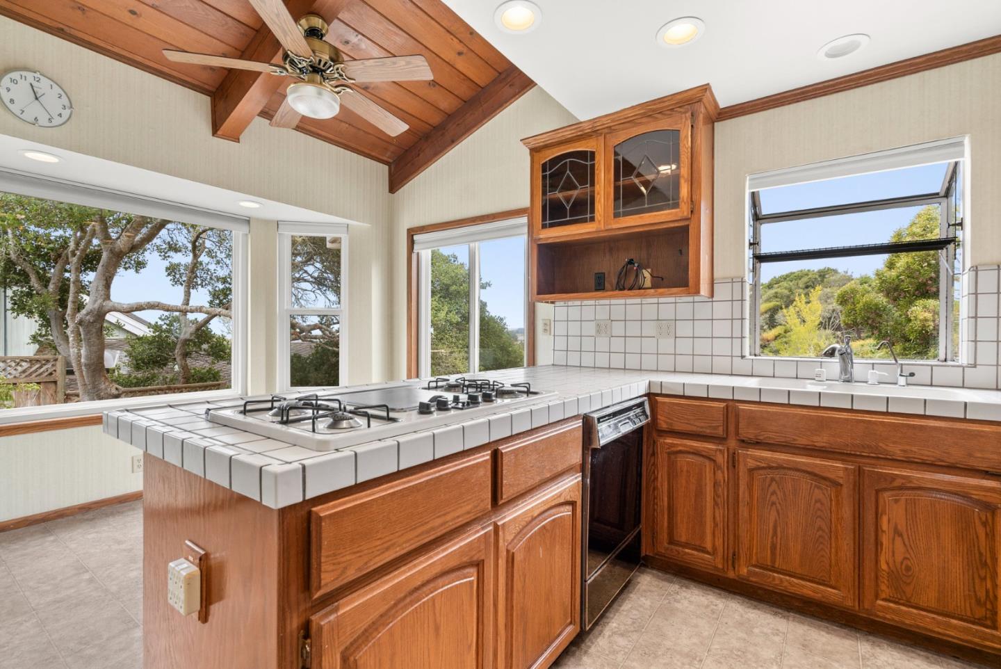 Detail Gallery Image 11 of 40 For 254 Aptos Beach Dr, Aptos,  CA 95003 - 3 Beds | 2/1 Baths