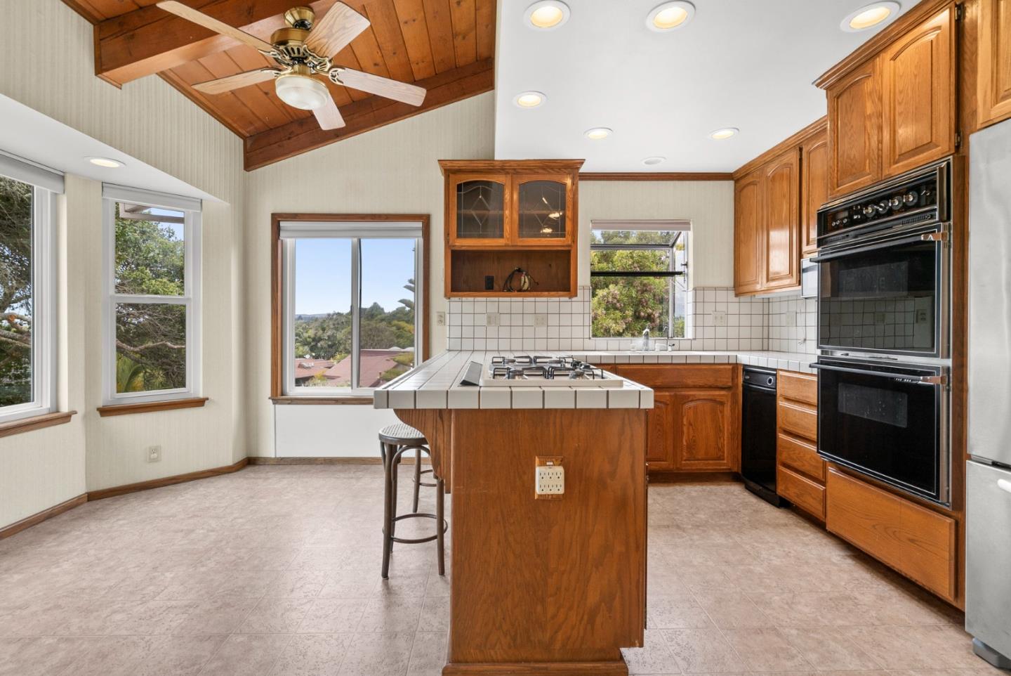 Detail Gallery Image 9 of 40 For 254 Aptos Beach Dr, Aptos,  CA 95003 - 3 Beds | 2/1 Baths