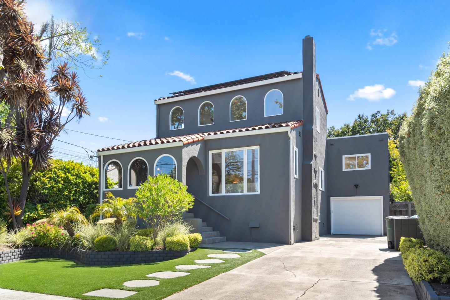 Detail Gallery Image 3 of 88 For 519 Francisco Dr, Burlingame,  CA 94010 - 4 Beds | 3 Baths